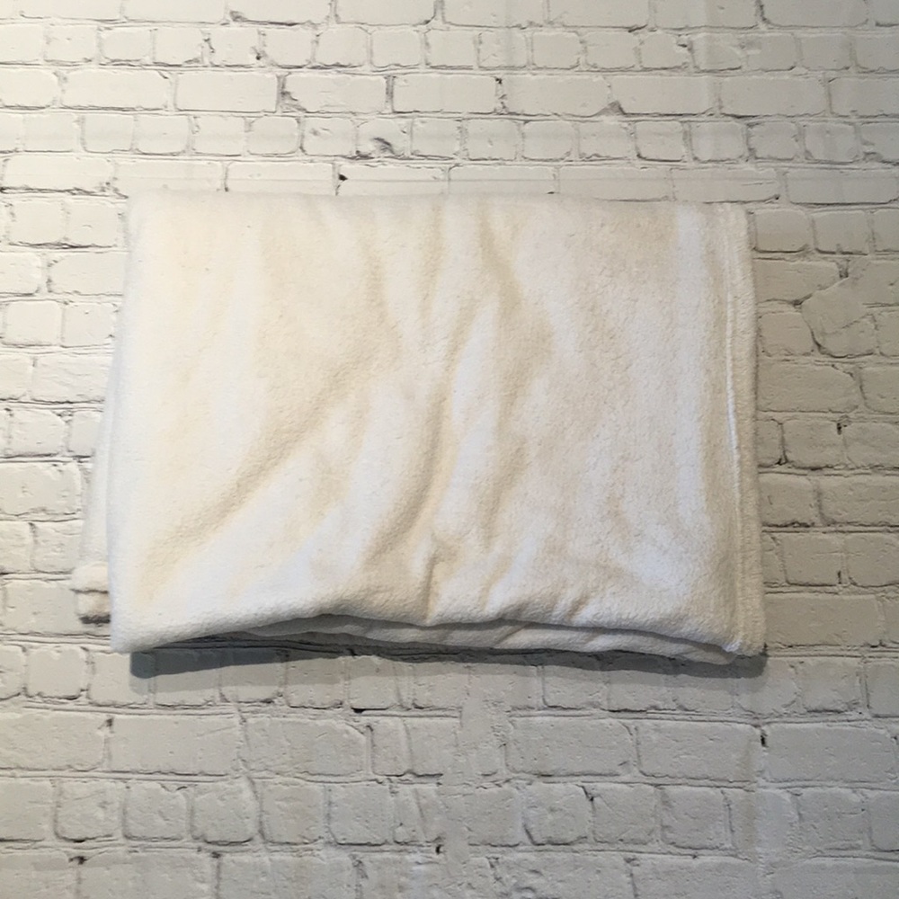 Twin Size Fuzzy White Blanket